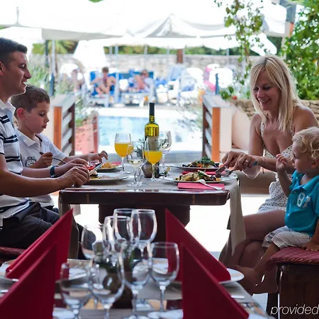 Szálloda Valamar Tamaris 4*