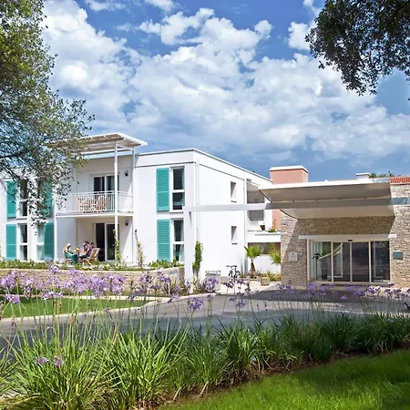 Отель Valamar Tamaris 4*