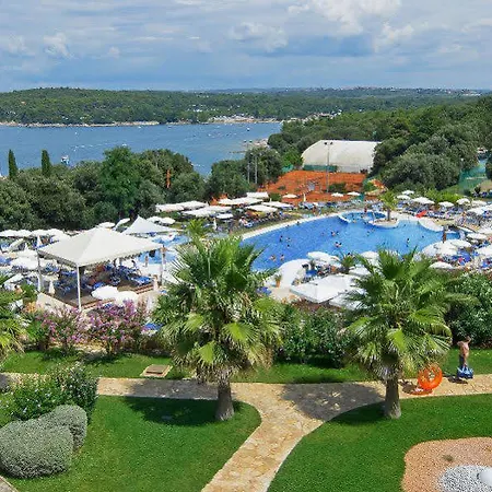 Отель Valamar Tamaris
